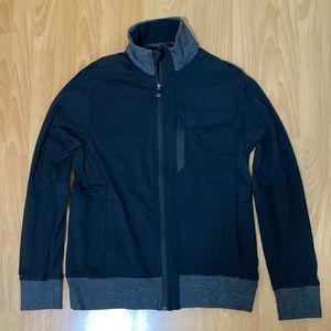 Men’s lulu lightweight jacket in sz XL